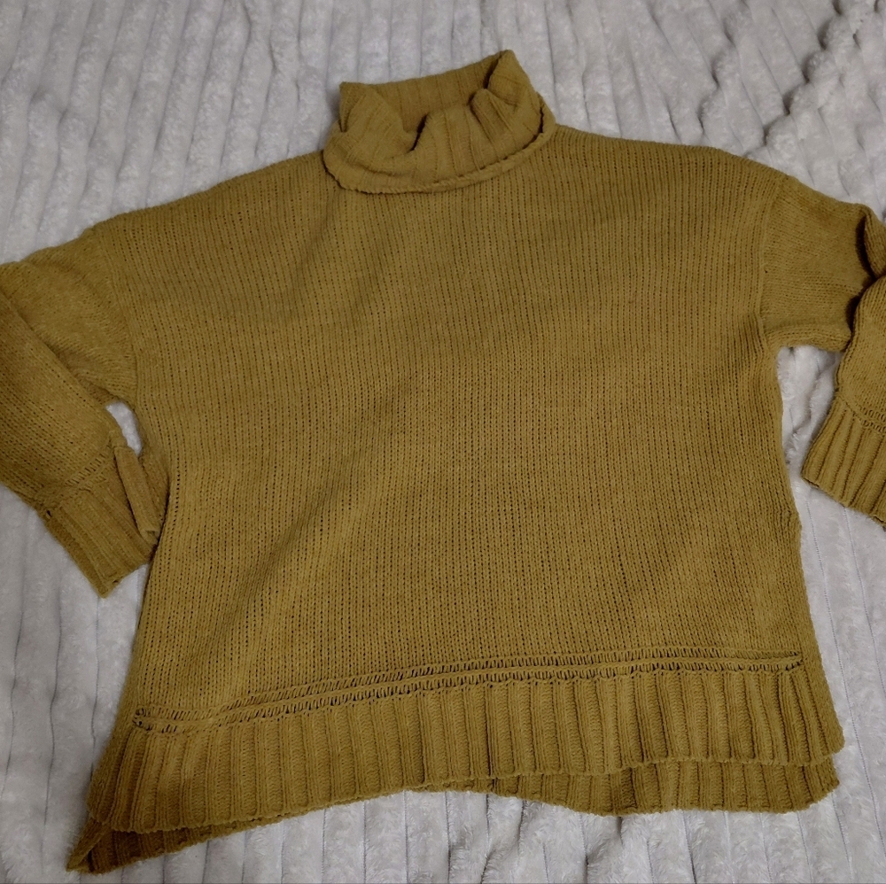 Oversized Soft Turtleneck Mustard Yellow Sweater With Large Slits On Side Aerie